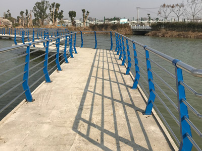 河道護欄