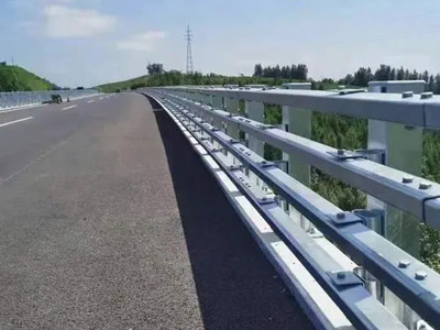 防撞護欄