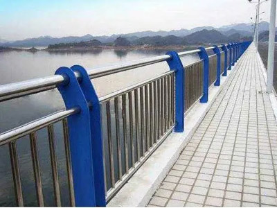 橋（qiáo）梁護（hù）欄