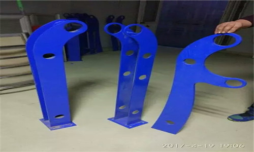 鋼板立柱